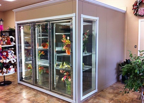 Glass Door Walk in Cooler for Milk and Drinks Temperature Range 0-10C Commercial Grade
